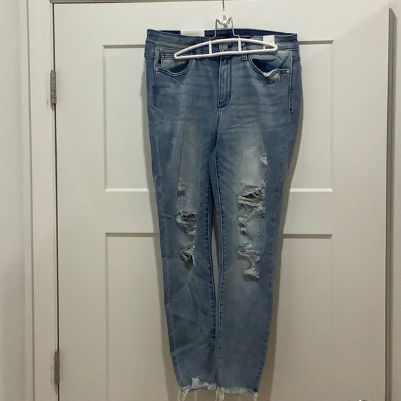 Judy Blue Denim - NWT Judy Blue destroyed jeans - Skinny Fit